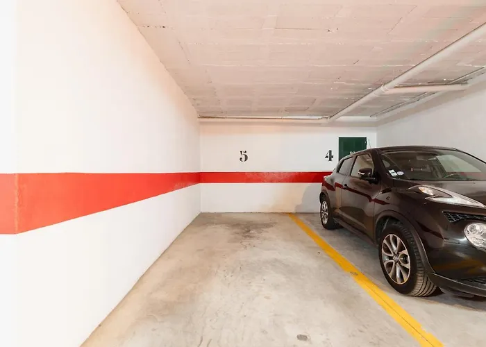 Home, With Sea Views, South Facing And Close To The Golf Course And The Beach, In Elviria Hills