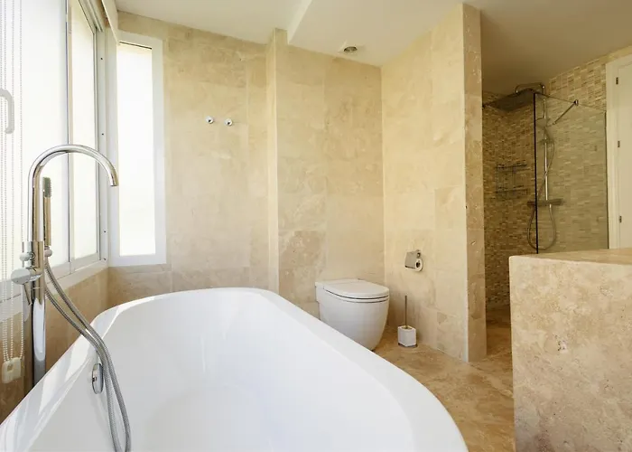 Lejlighed Home, With Sea Views, South Facing And Close To The Golf Course And The Beach, In Elviria Hills Marbella