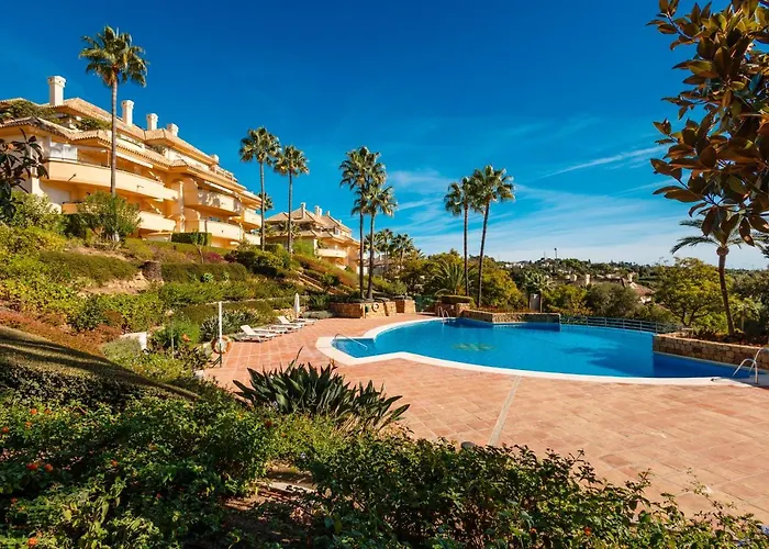 Apartman Home, With Sea Views, South Facing And Close To The Golf Course And The Beach, In Elviria Hills