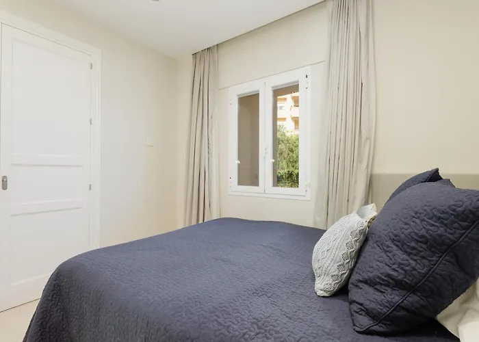 Home, With Sea Views, South Facing And Close To The Golf Course And The Beach, In Elviria Hills Apartman