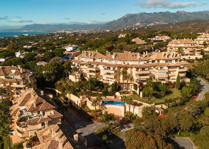 Home, With Sea Views, South Facing And Close To The Golf Course And The Beach, In Elviria Hills Lejlighed *