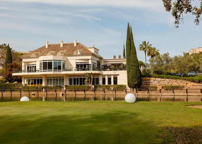 Lejlighed Home, With Sea Views, South Facing And Close To The Golf Course And The Beach, In Elviria Hills