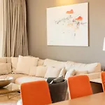아파트 Home, With Sea Views, South Facing And Close To The Golf Course And The Beach, In Elviria Hills *