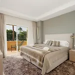 Home, With Sea Views, South Facing And Close To The Golf Course And The Beach, In Elviria Hills 아파트