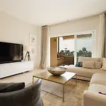 Home, With Sea Views, South Facing And Close To The Golf Course And The Beach, In Elviria Hills 아파트