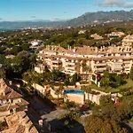 Home, With Sea Views, South Facing And Close To The Golf Course And The Beach, In Elviria Hills 아파트 *