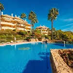 Home, With Sea Views, South Facing And Close To The Golf Course And The Beach, In Elviria Hills 마르베야