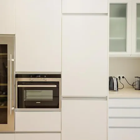 Seaside Golf Retreat: Elviria Hills Marbella