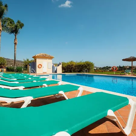 Seaside Golf Retreat: Elviria Hills Marbella