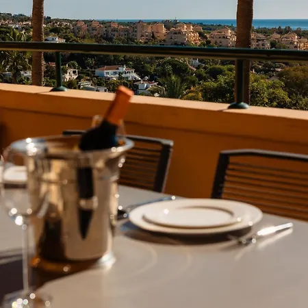 Seaside Golf Retreat: Elviria Hills Marbella