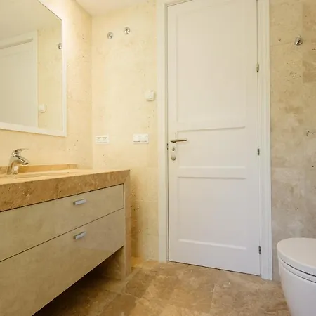 Seaside Golf Retreat: Elviria Hills