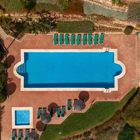 Seaside Golf Retreat: Elviria Hills Apartment Marbella