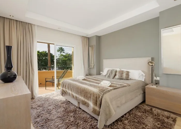 Home, With Sea Views, South Facing And Close To The Golf Course And The Beach, In Elviria Hills アパート