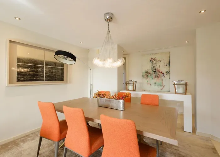 Home, With Sea Views, South Facing And Close To The Golf Course And The Beach, In Elviria Hills *