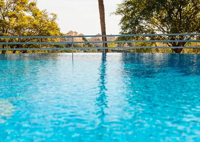 Home, With Sea Views, South Facing And Close To The Golf Course And The Beach, In Elviria Hills マルベーリャ