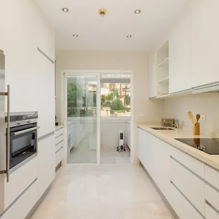 Apartamento Home, With Sea Views, South Facing And Close To The Golf Course And The Beach, In Elviria Hills *