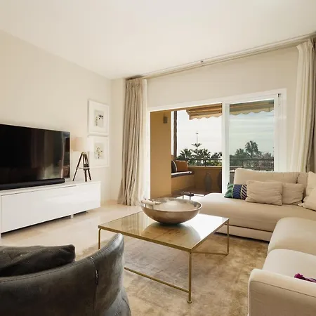 Home, With Sea Views, South Facing And Close To The Golf Course And The Beach, In Elviria Hills Apartamento