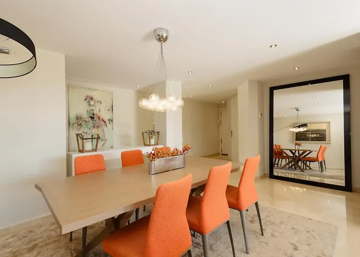 Apartament Home, With Sea Views, South Facing And Close To The Golf Course And The Beach, In Elviria Hills *