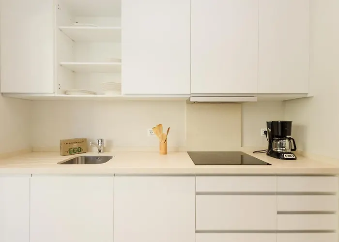 Apartament Home, With Sea Views, South Facing And Close To The Golf Course And The Beach, In Elviria Hills