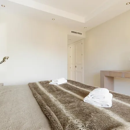 Seaside Golf Retreat: Elviria Hills Apartment *