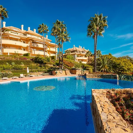 Seaside Golf Retreat: Elviria Hills Marbella