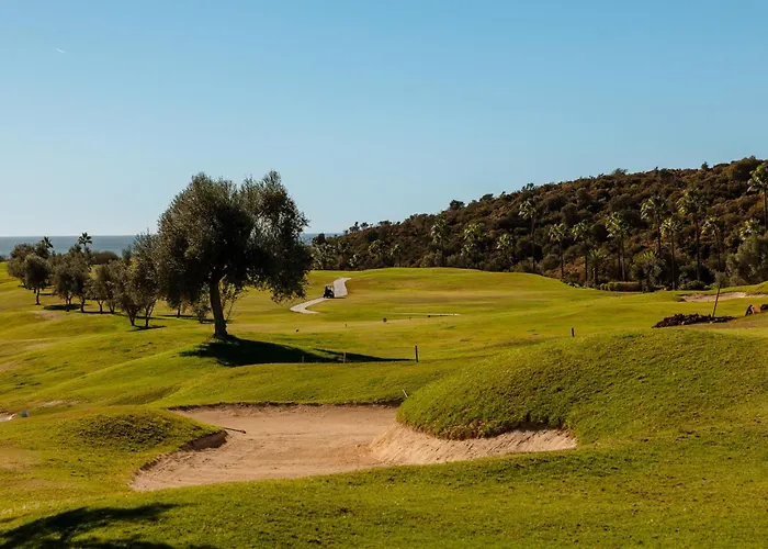 Apartamento Home, With Sea Views, South Facing And Close To The Golf Course And The Beach, In Elviria Hills *